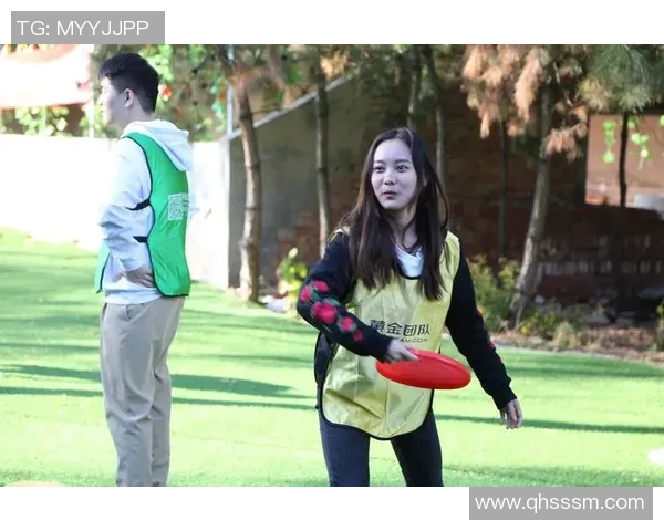 刘强独家分享飞盘技巧与心得体会助你轻松掌握飞盘运动的乐趣与技巧